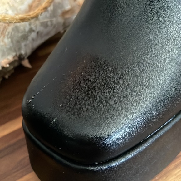 NASTY GAL FAUX LEATHER PLATFORM BOOTS ✨ - Picture 5 of 9